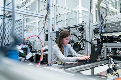AI 상담봇으로 고객응대 70% 자동화